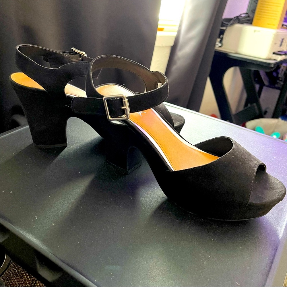 BNWOT Sugar Platform Open Toed Heels